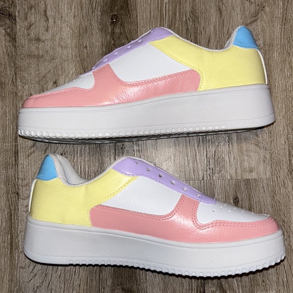 Beautiful New HandPainted Shoes MultiColor - Picture 8 of 8